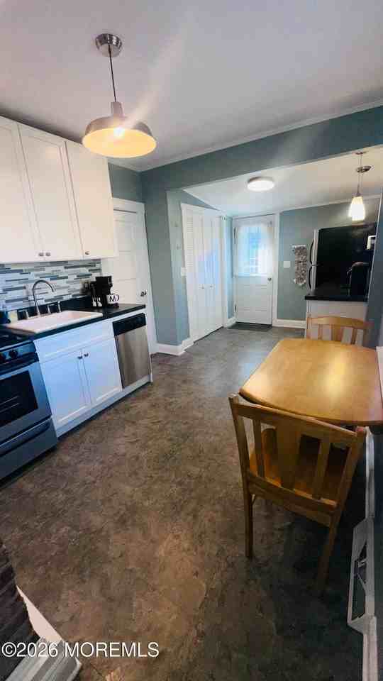 402 Maple Dr - Photo 7 of 15