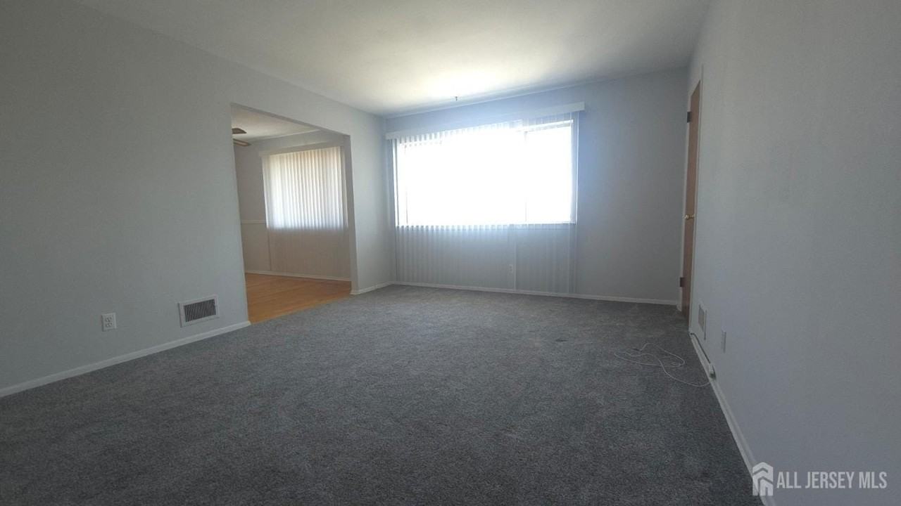 89 Van Buren Ave #2 - Photo 2 of 9