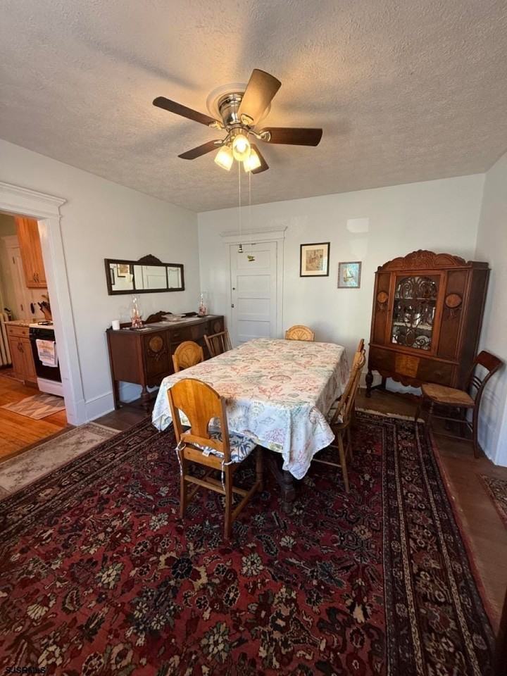 135 N Avolyn Ave - Photo 5 of 15