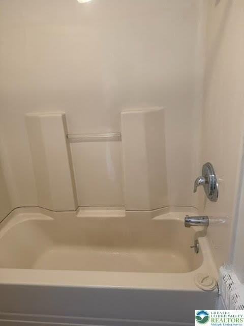 301 S Robinson Ave #2 - Photo 6 of 15