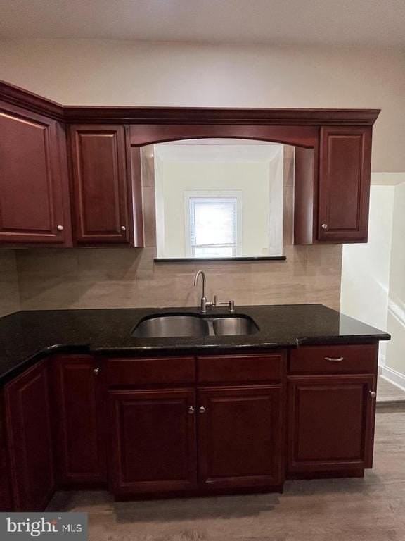 2430 Carpenter St - Photo 3 of 24