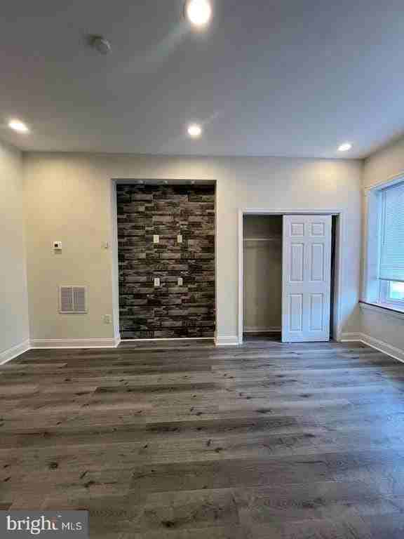 2430 Carpenter St - Photo 6 of 24