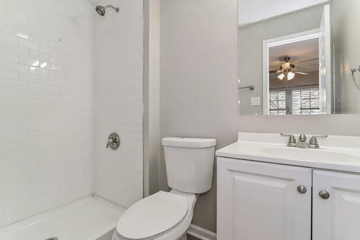 1825 Keystone Lakes Dr - Photo 7 of 11