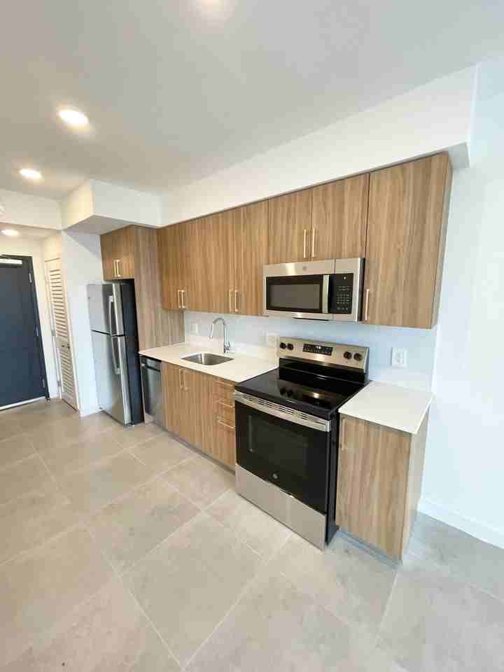 1940 Van Buren St #45