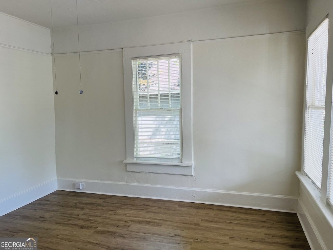 410 Alford St - Photo 3 of 23