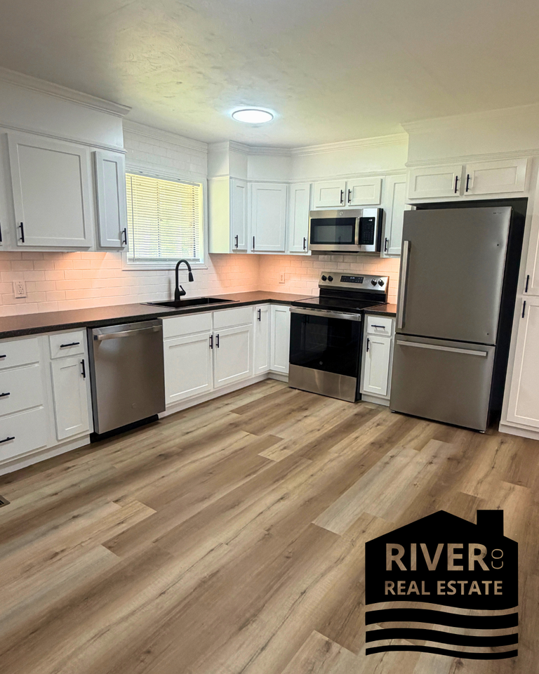 Madison Avenue Complex - Photo 3 of 15