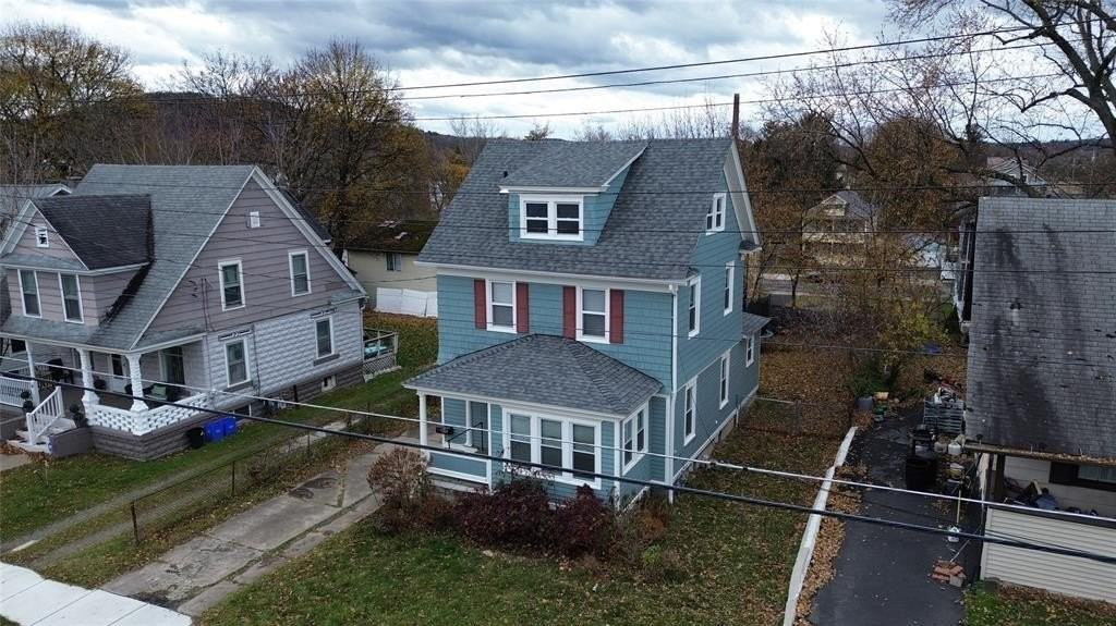 50 Crocker Ave - Photo 2 of 18