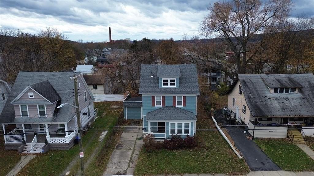 50 Crocker Ave - Photo 3 of 18