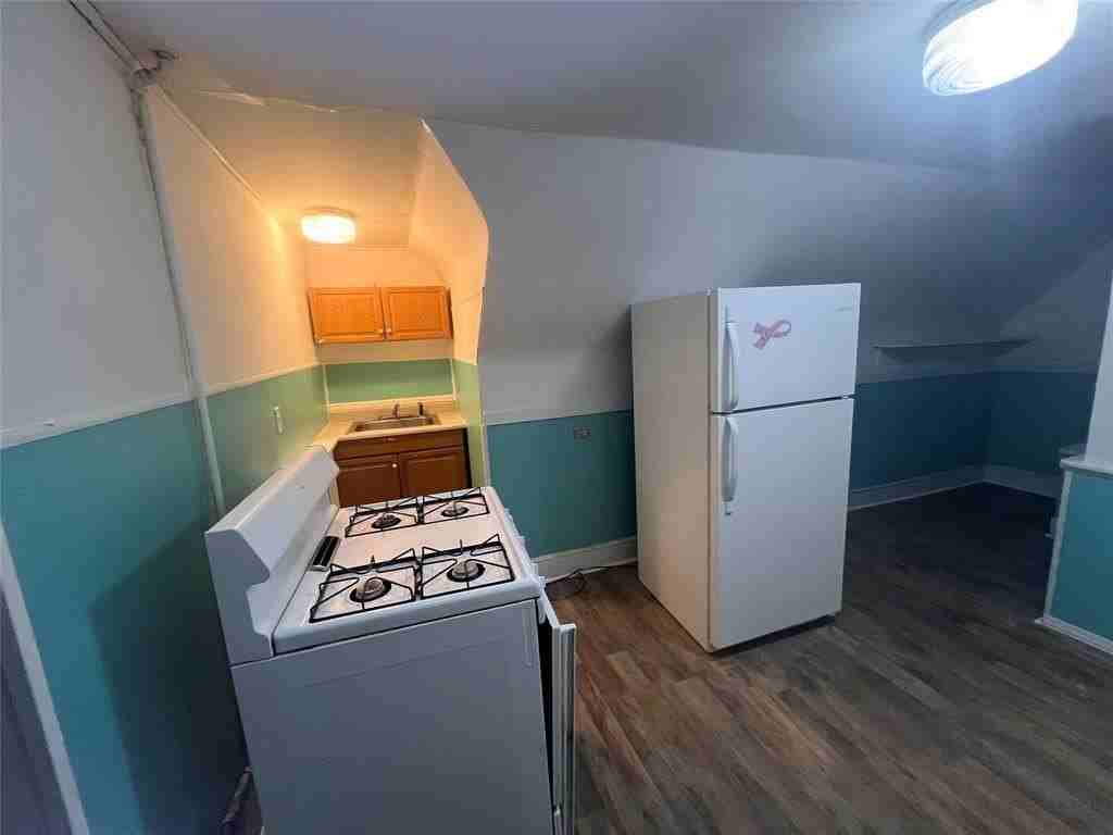 155 Willow St #3 - Photo 7 of 10