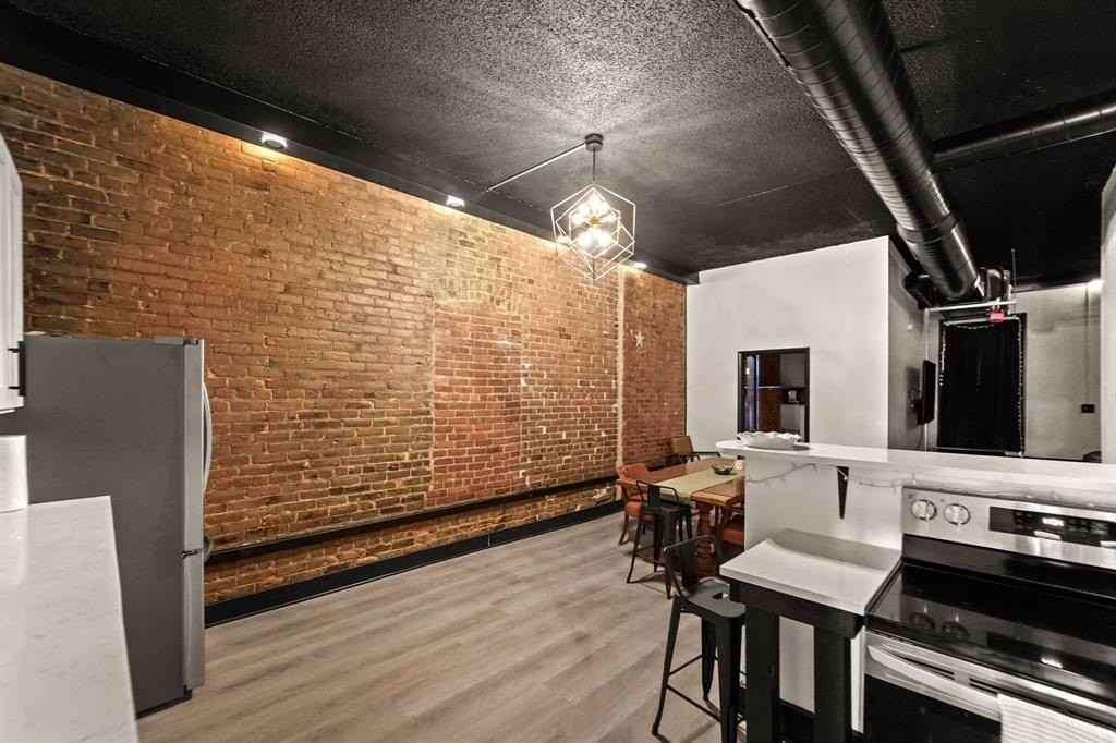 136 Court St #2