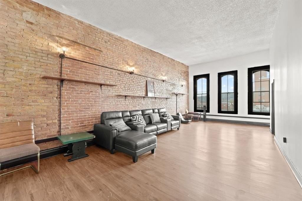 136 Court St #3