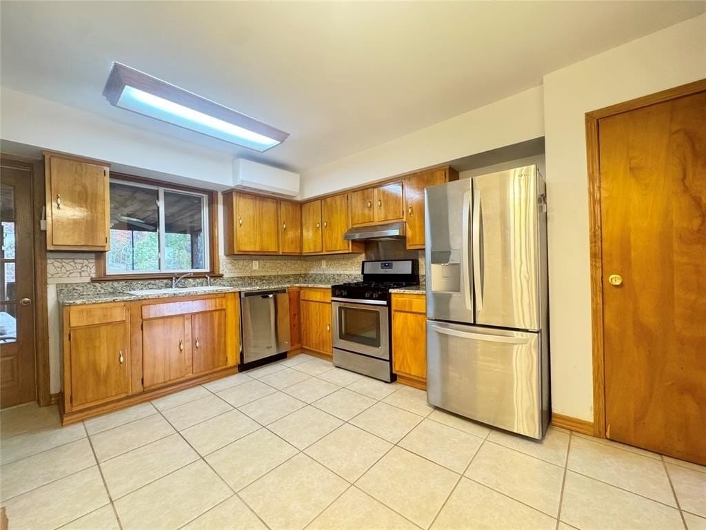 300 Rano Blvd Apt 3 #3 - Photo 6 of 13