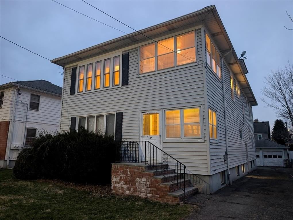 105 Helen St #2
