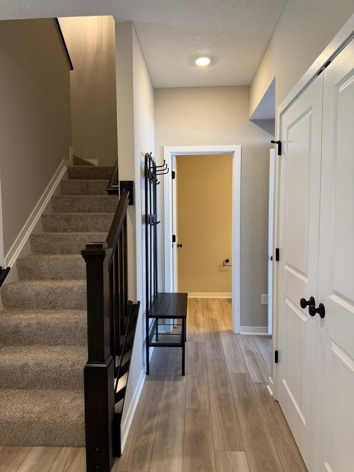 5484 Fawnsbury Ct - Photo 3 of 20