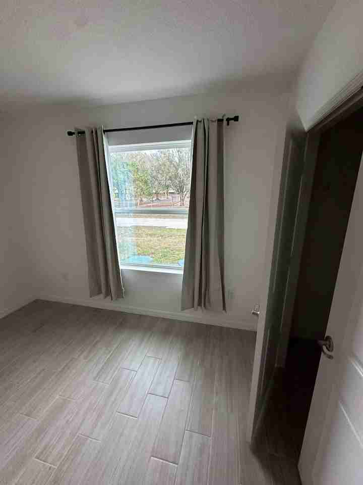 268 Pioneer Ave Ne - Photo 3 of 12