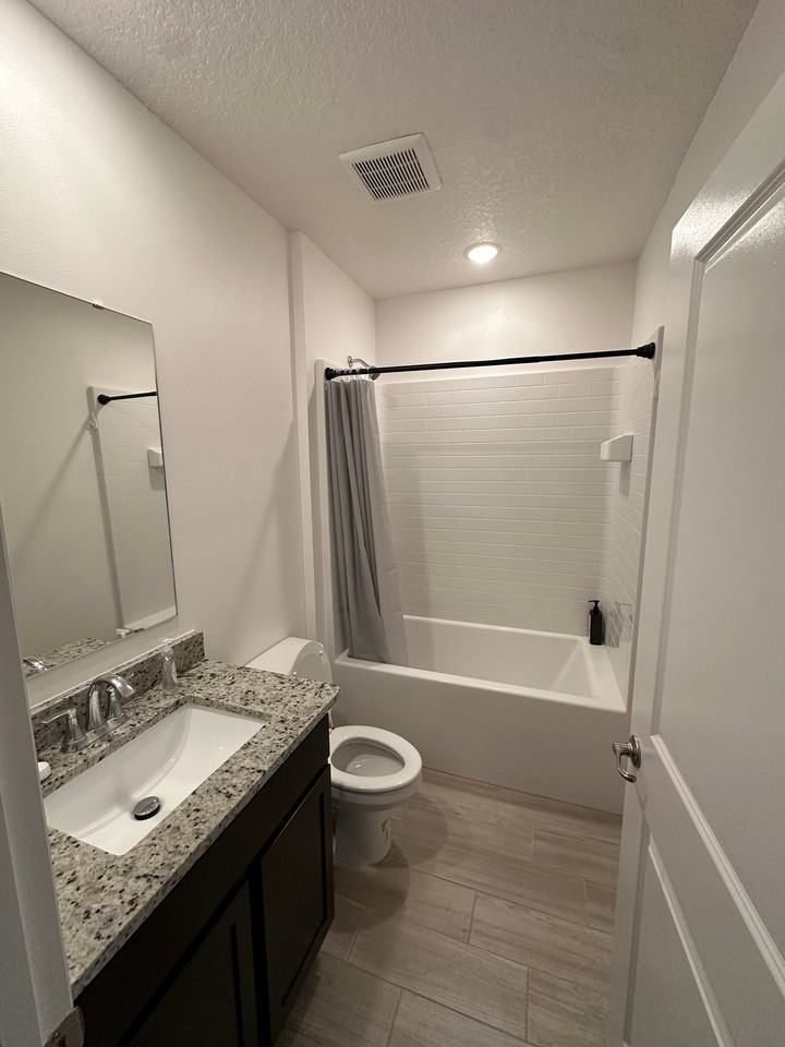 268 Pioneer Ave Ne - Photo 4 of 12