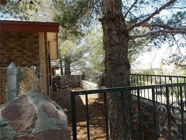 504 E University Ave - Photo 2 of 11