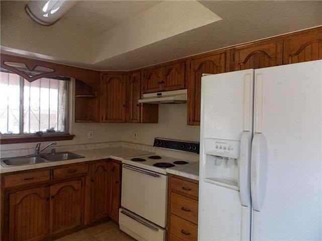 504 E University Ave - Photo 5 of 11