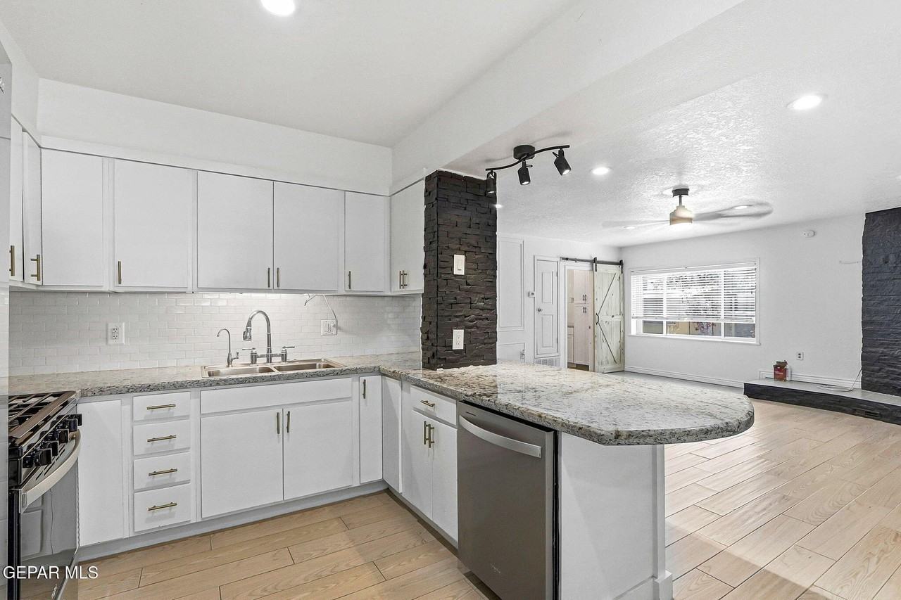 513 Cardon St - Photo 5 of 31