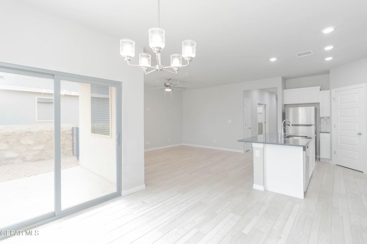 13821 Madero Ave - Photo 3 of 48