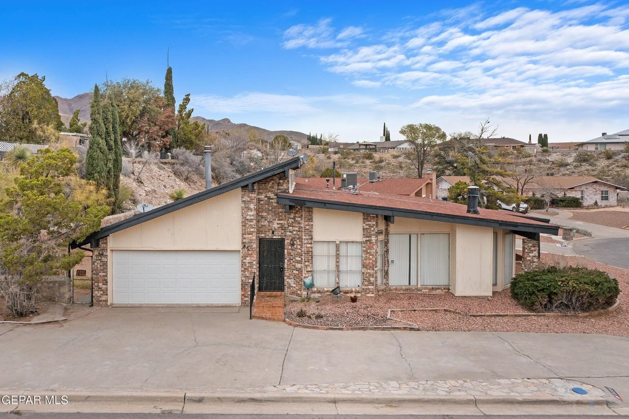 8201 Big Bend Dr - Photo 2 of 41