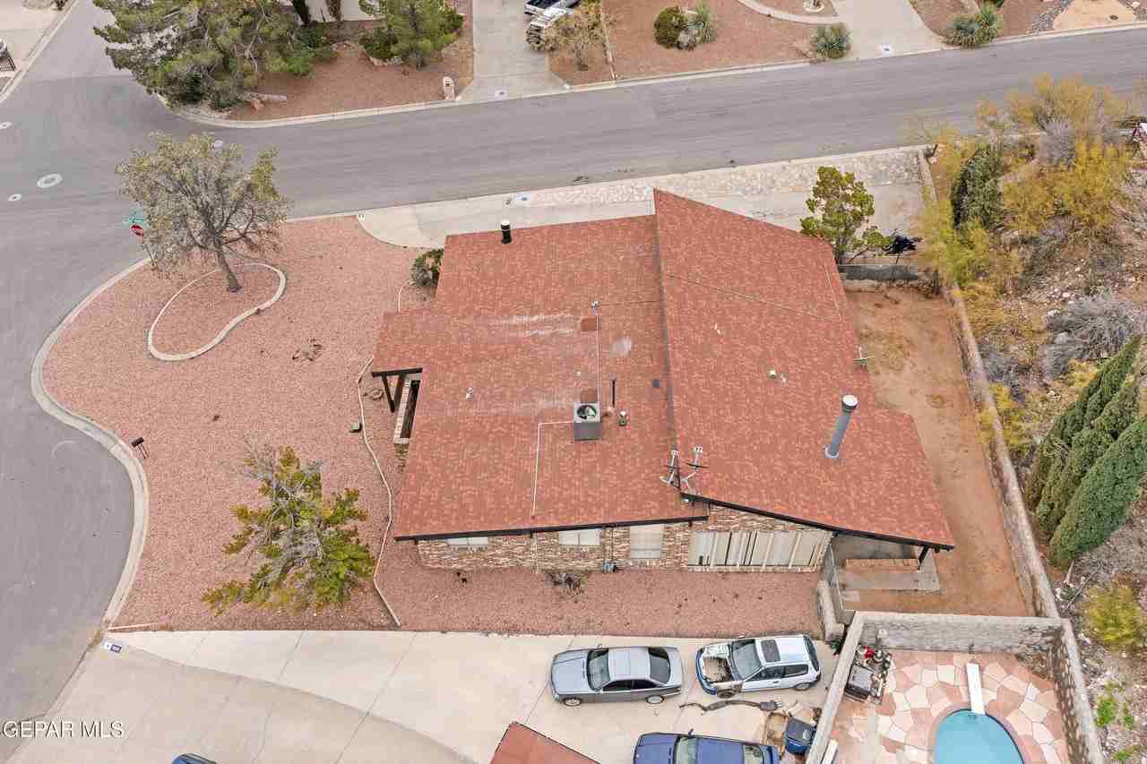 8201 Big Bend Dr - Photo 5 of 41