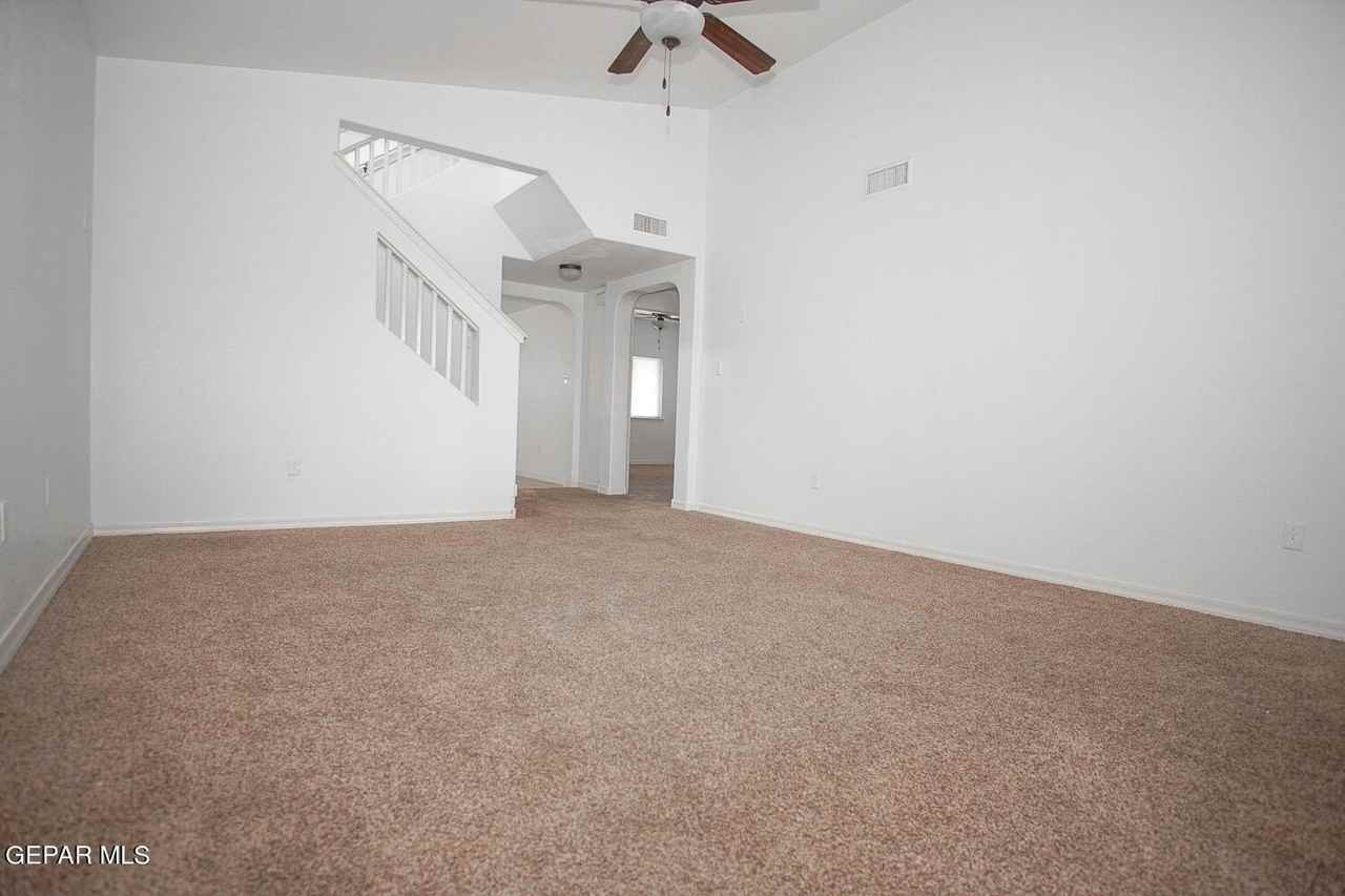 14604 Spanish Point Dr - Photo 3 of 28