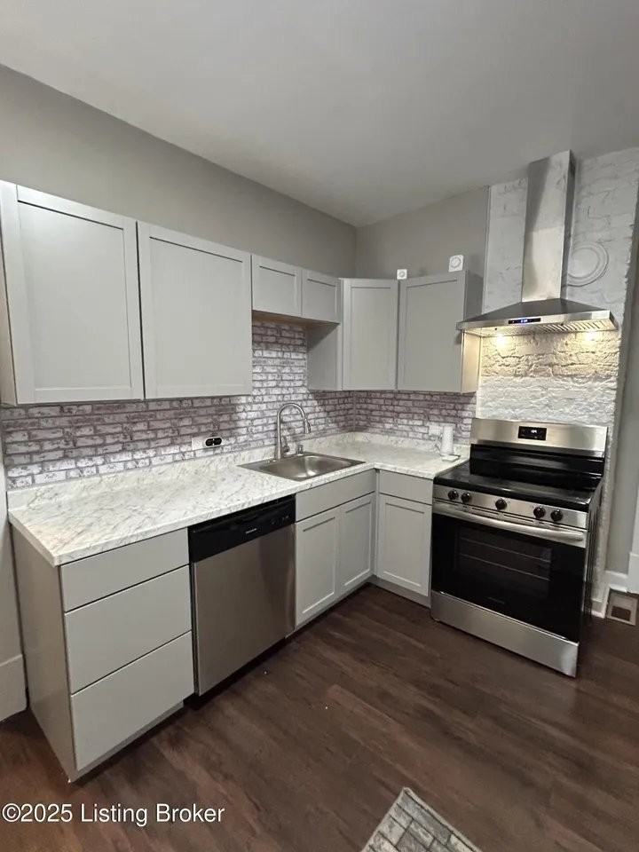 2502 Garland Ave - Photo 2 of 9