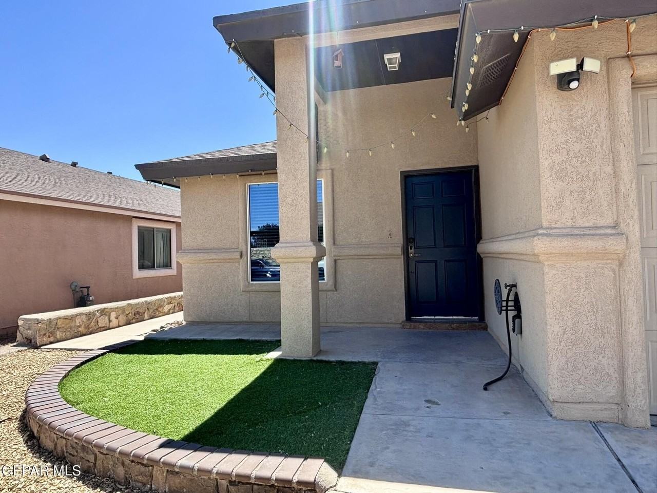 14416 Spanish Point Dr - Photo 2 of 10