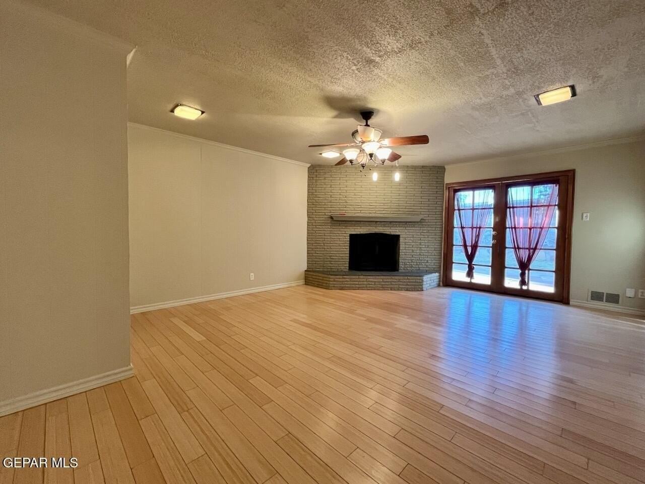 3807 Okeefe Dr - Photo 4 of 31