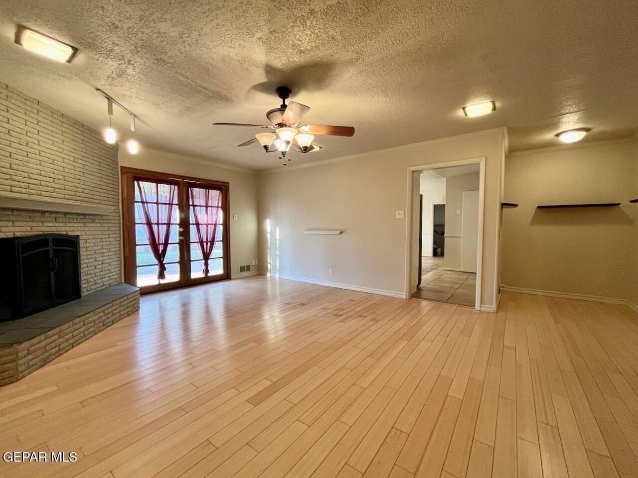 3807 Okeefe Dr - Photo 5 of 31