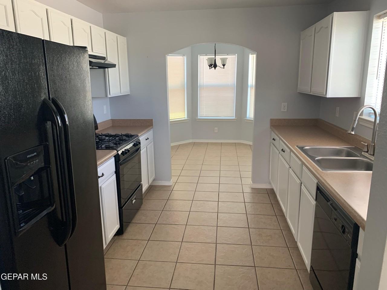 2336 Glitter Pt - Photo 2 of 11