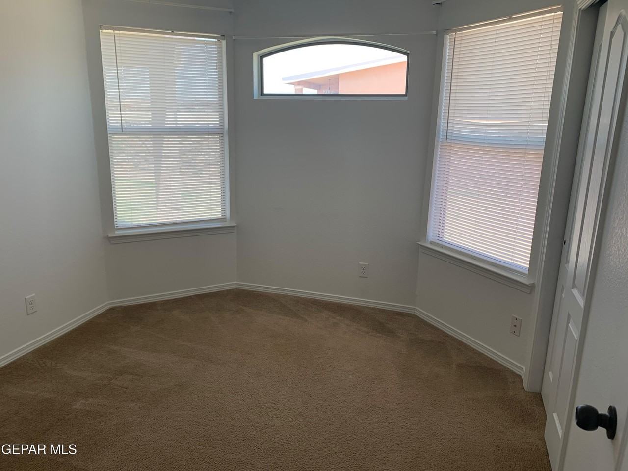 2336 Glitter Pt - Photo 7 of 11