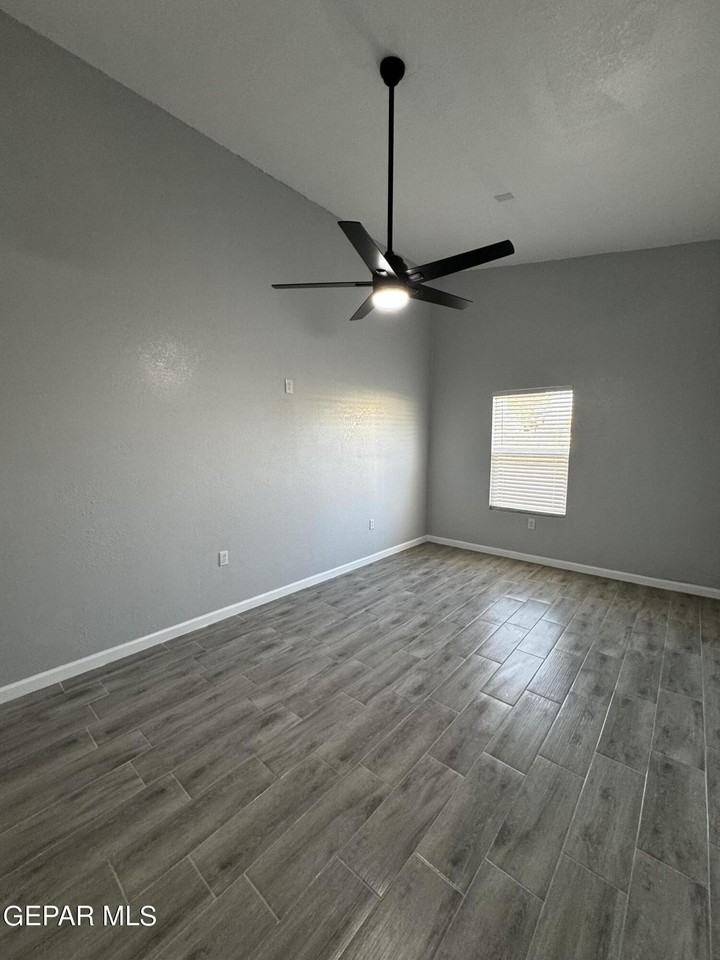 10277 N Loop Dr Unit C - Photo 3 of 14