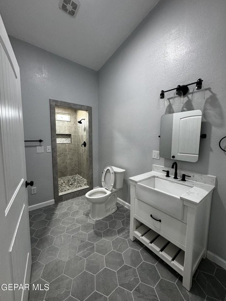 10277 N Loop Dr Unit C - Photo 4 of 14