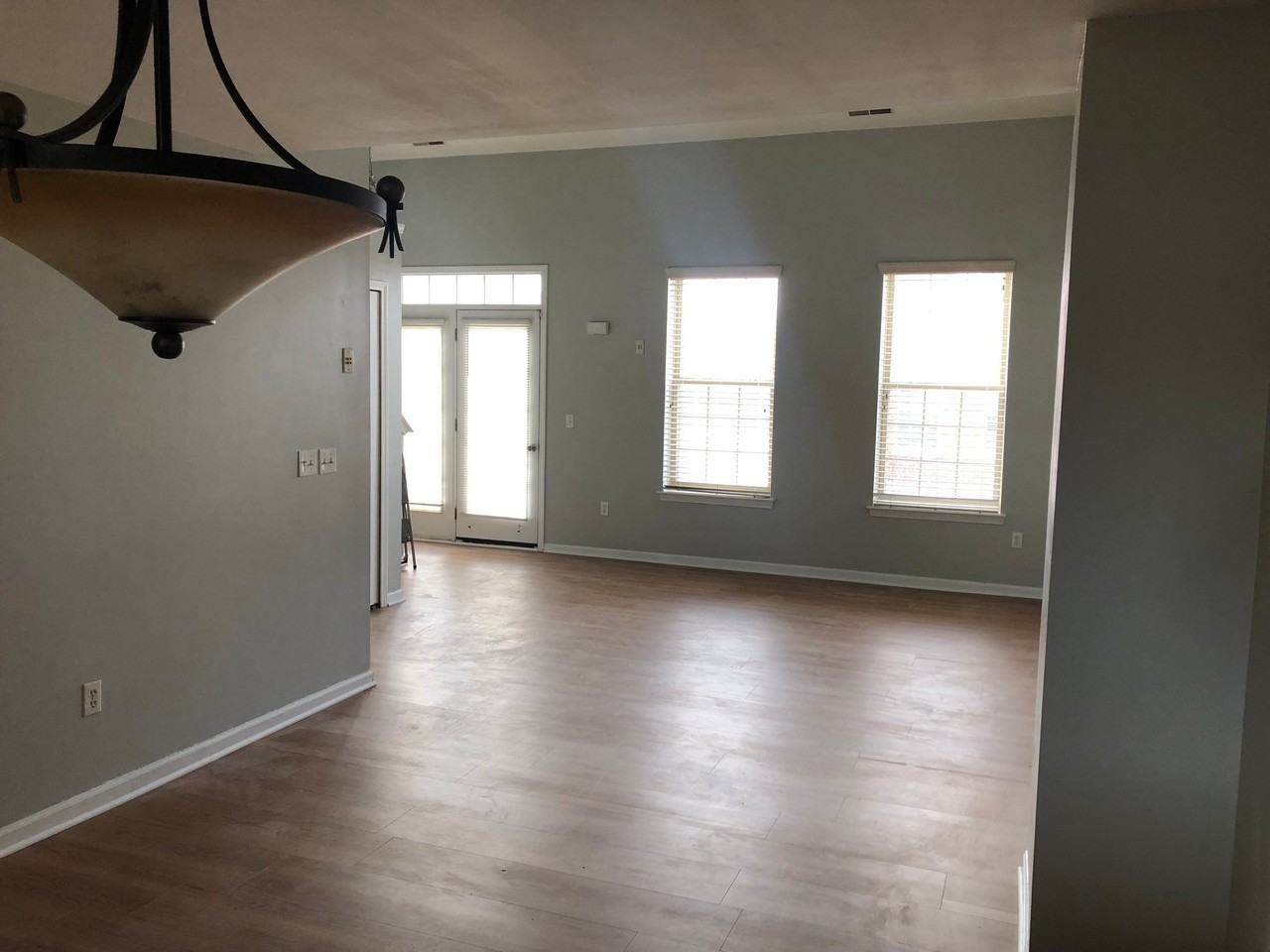 1112 Fountain View Cir - Photo 6 of 20