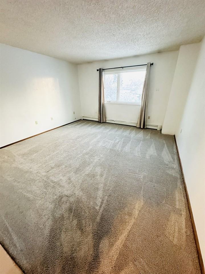 910 4th Ave - Photo 2 of 14