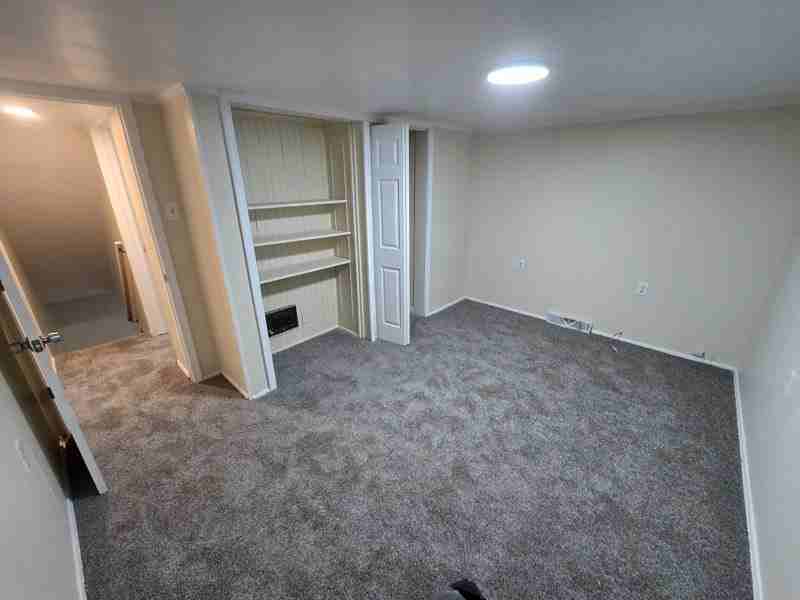 158 Baker St - Photo 3 of 8