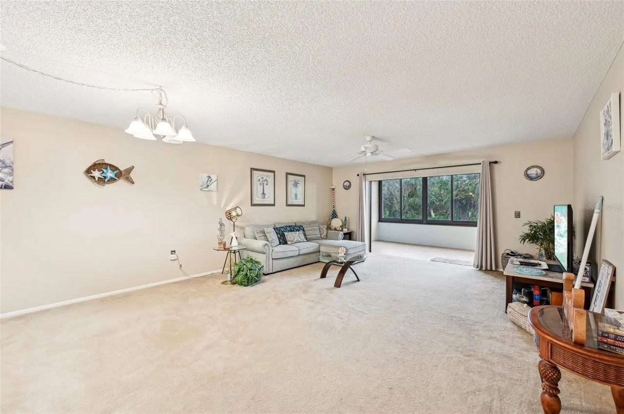 434 Palm Tree Dr #434 - Photo 2 of 3