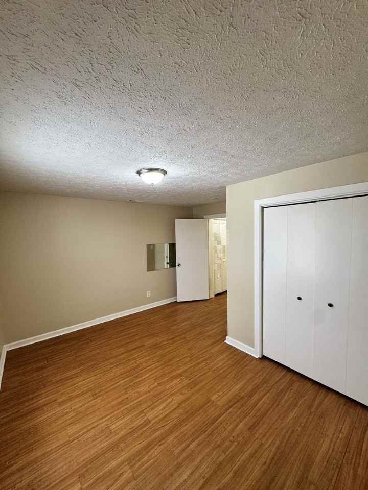 302 N Olive St #202 - Photo 3 of 8