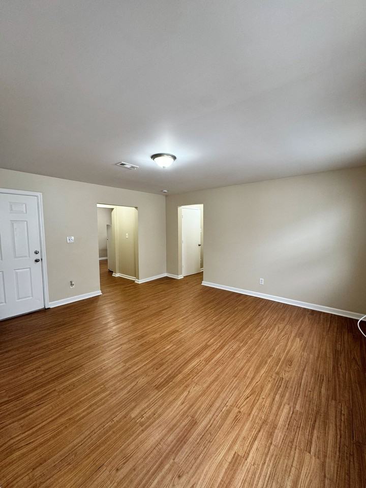 302 N Olive St #202 - Photo 6 of 8