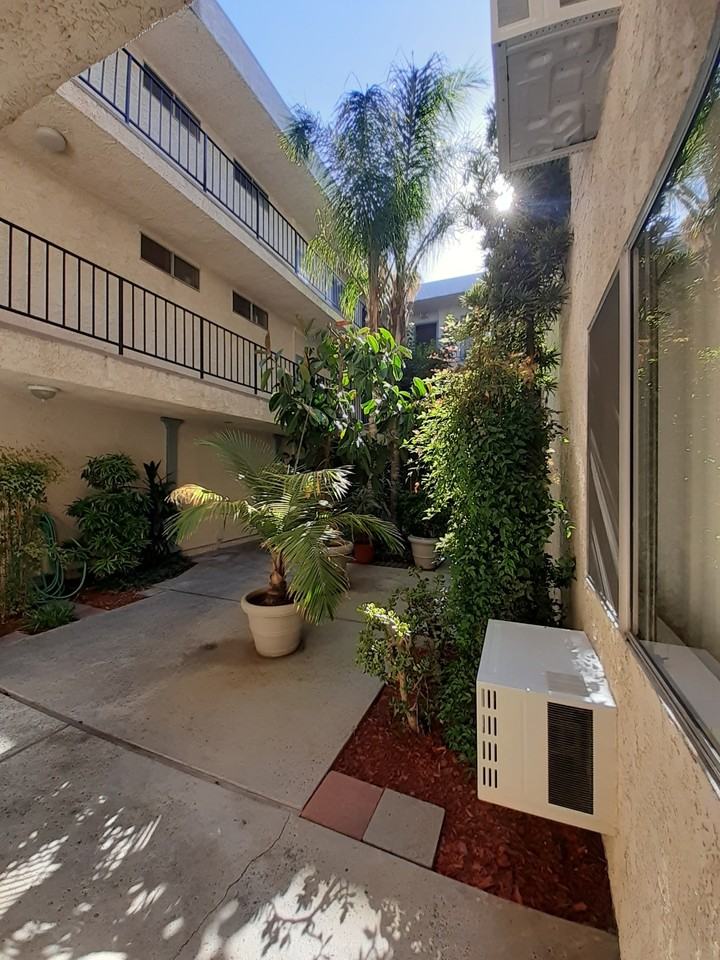 Sepulveda West - Photo 3 of 4