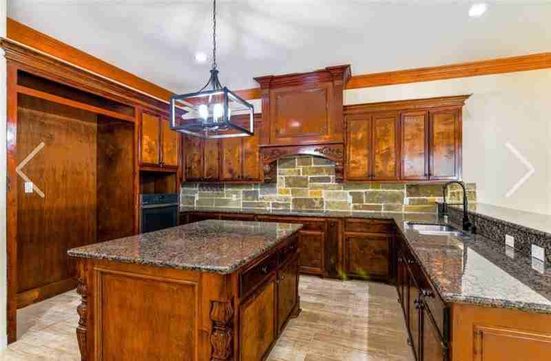 12446 Willis Waukegan Rd - Photo 7 of 18
