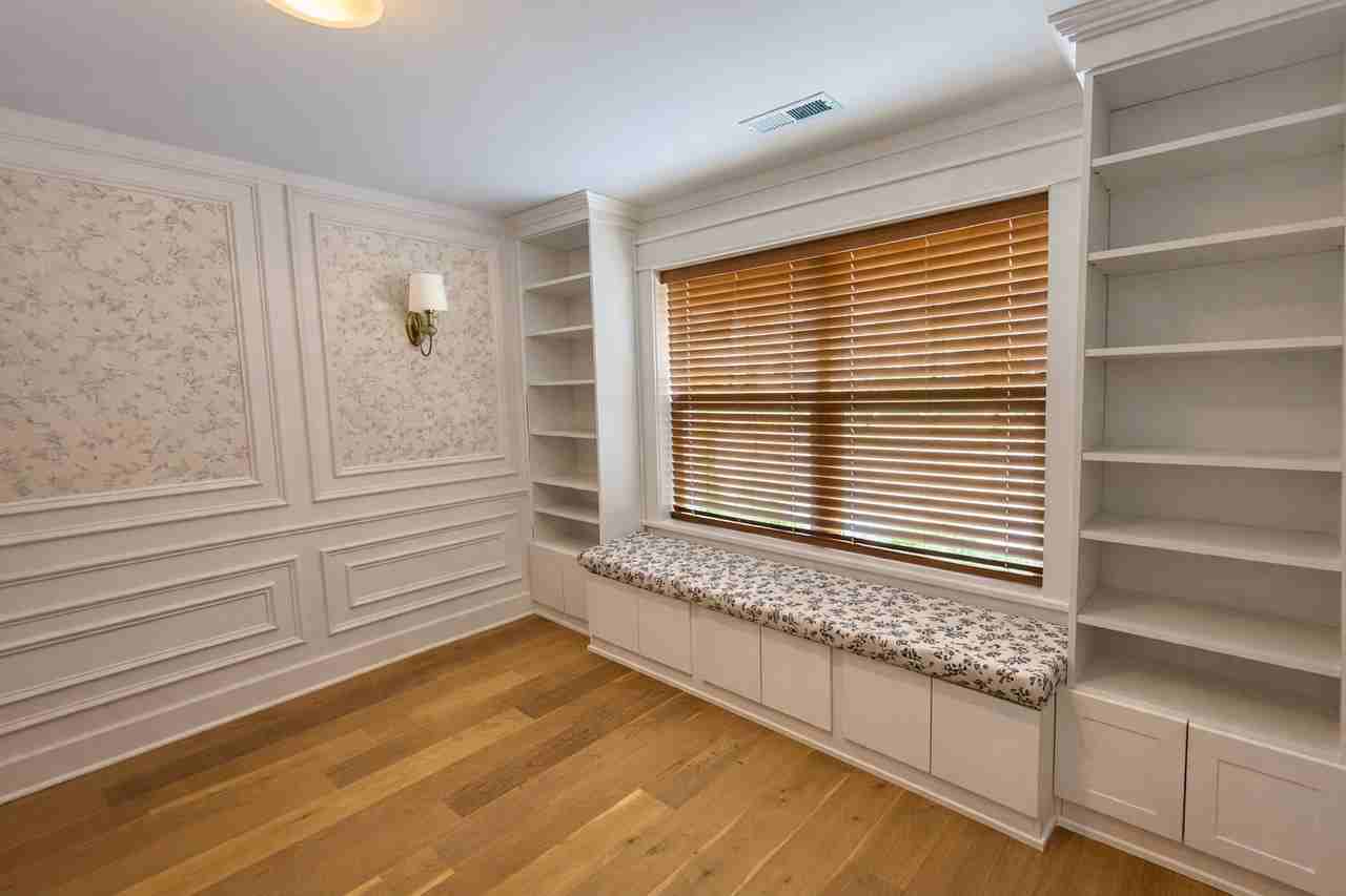 2022 Maple View Ln - Photo 2 of 20