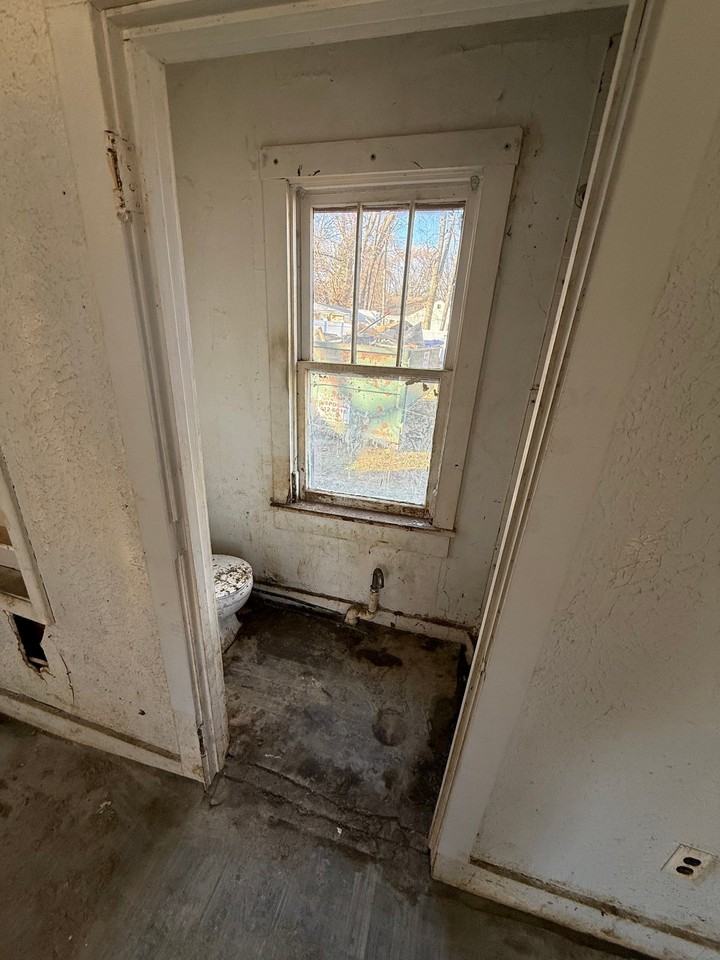 1700 W Grand Ave - Photo 4 of 5