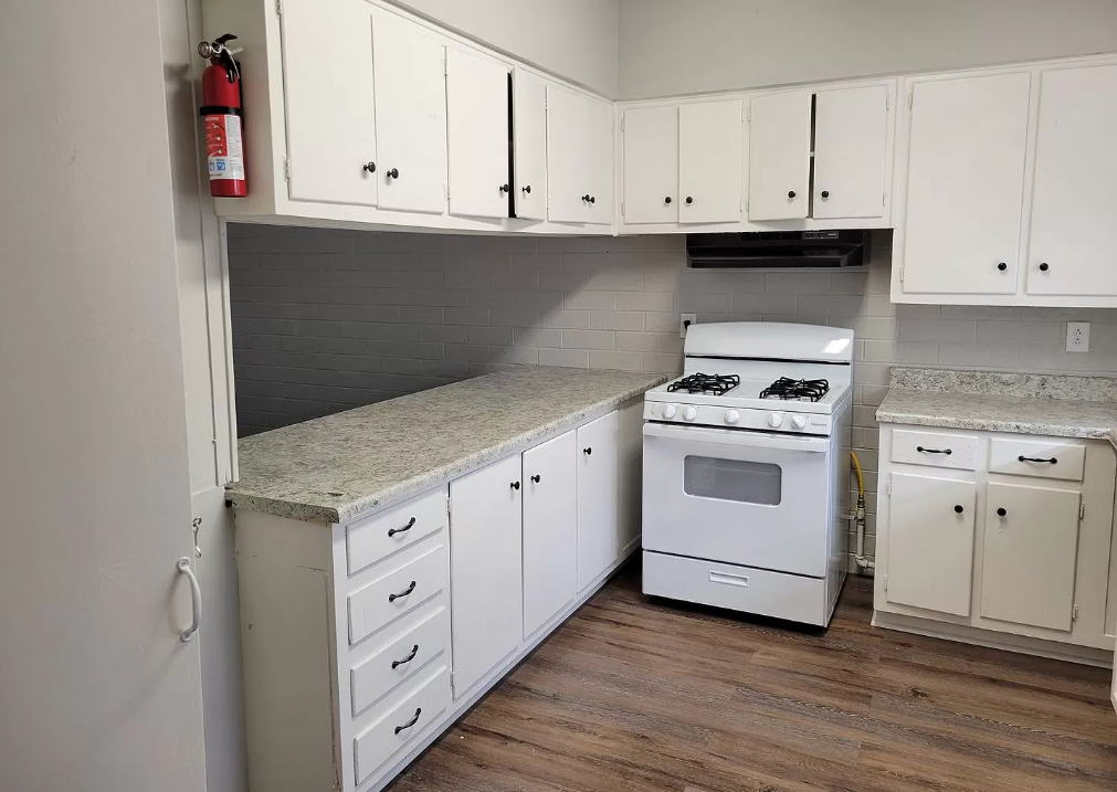 874 Von Blond A - Photo 2 of 11