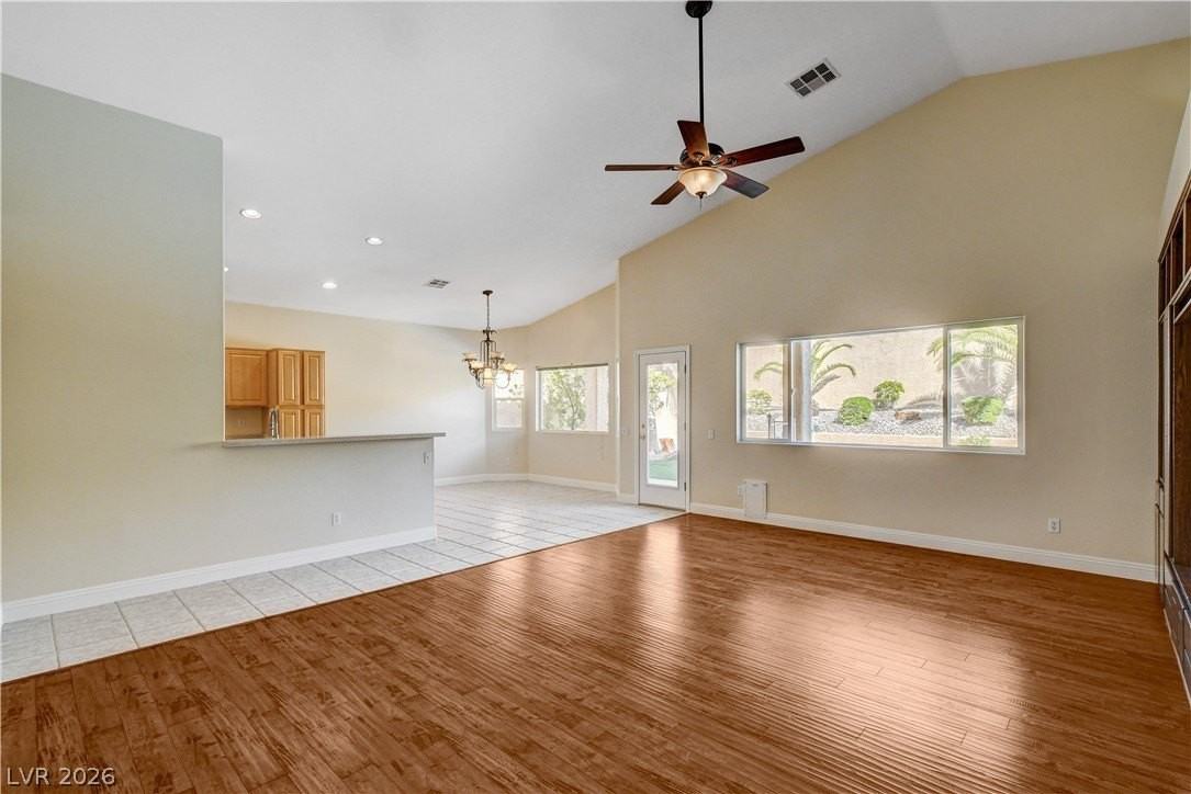 11212 Sandy Grove Ave - Photo 5 of 49