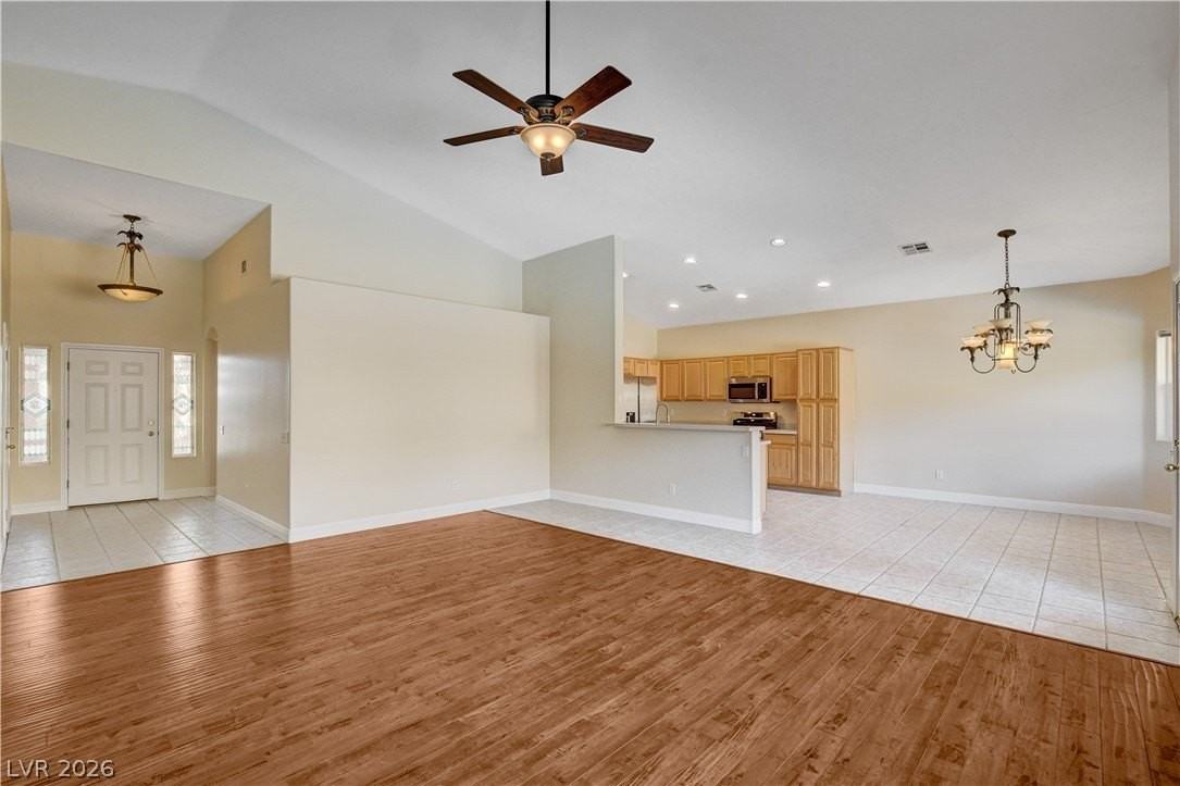 11212 Sandy Grove Ave - Photo 6 of 49