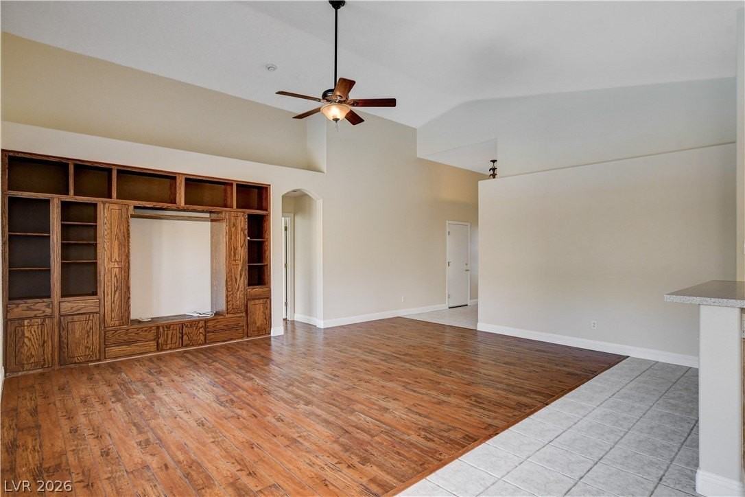 11212 Sandy Grove Ave - Photo 7 of 49