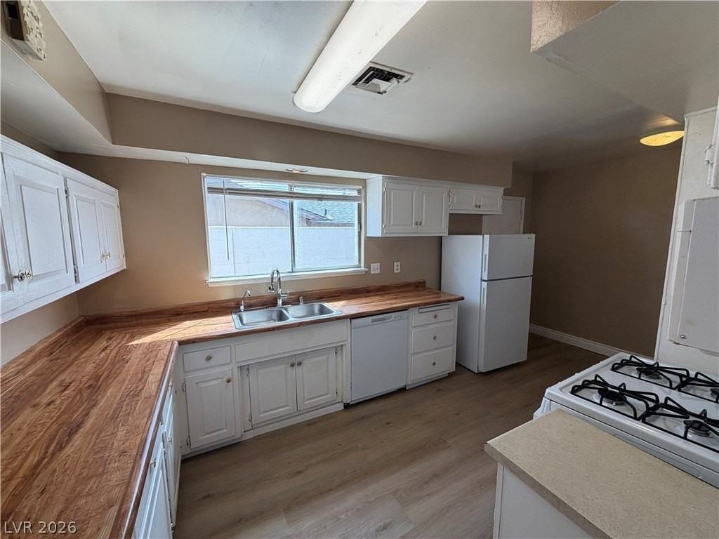 1804 Kassabian Ave - Photo 4 of 16